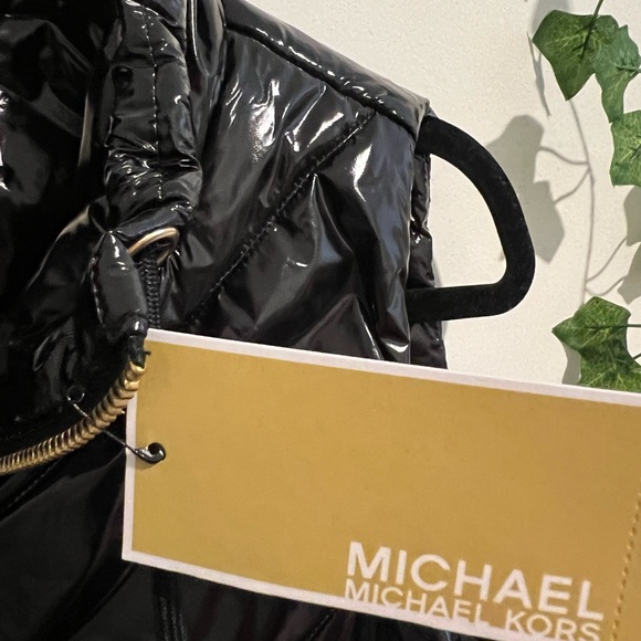 Michael Kors Basics Black Shiny Nylon Everyday Vest Size M NWT - Picture 6 of 7